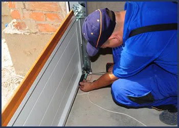 Neighborhood Garage Door Denver, CO 303-502-2909 - cont-door-instiallation-t-22-gr-23m